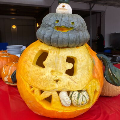 lustige Kürbisschnitzereien